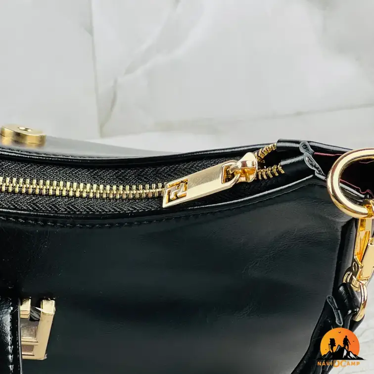 کیف باگت زنانه Fendi چرم مصنوعی