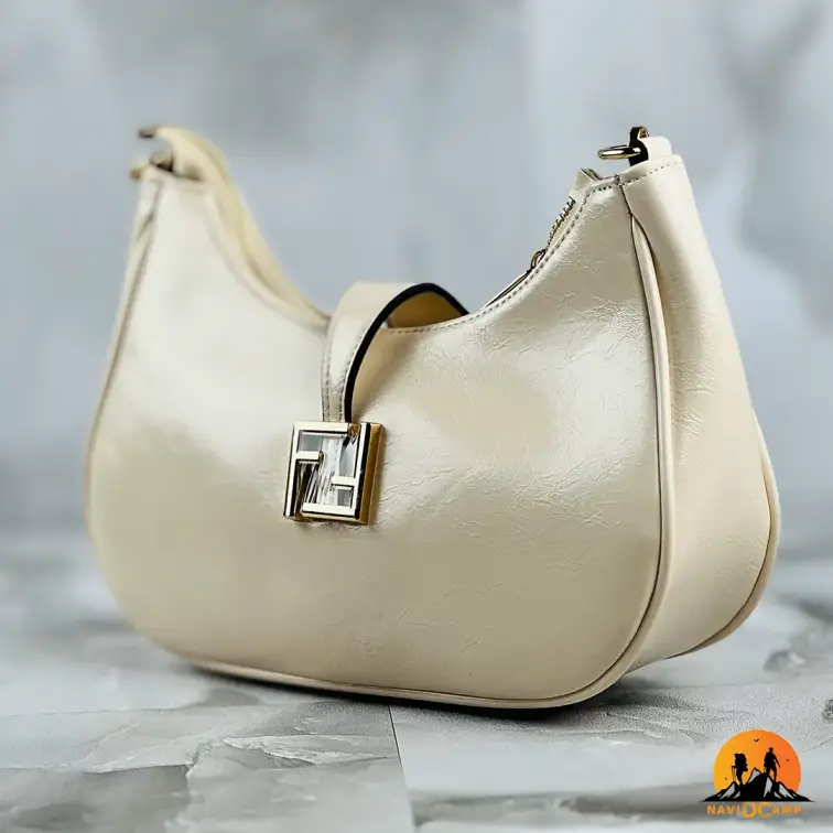 کیف باگت زنانه Fendi چرم مصنوعی